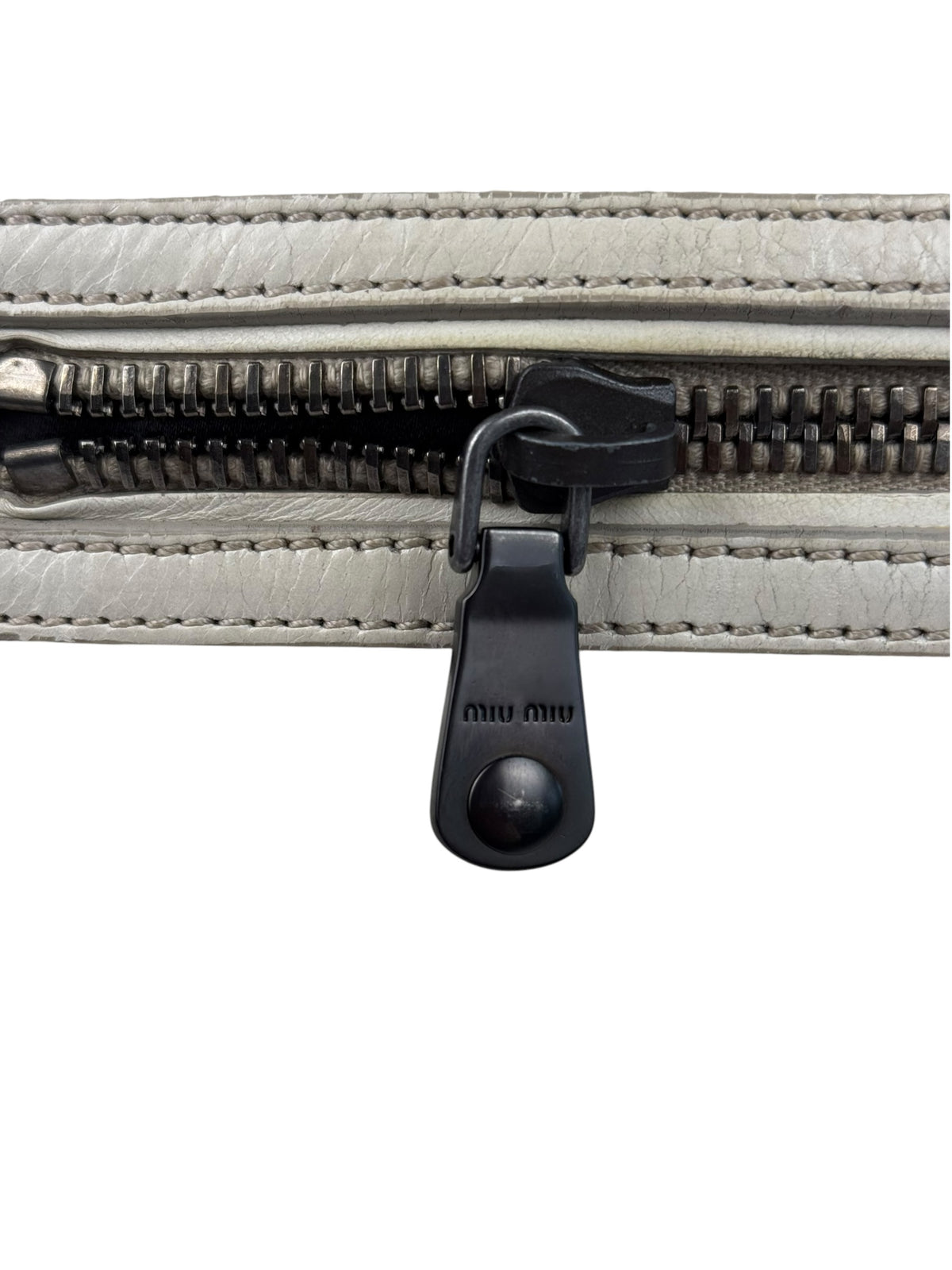 Miu Miu Leder Handtasche Creme