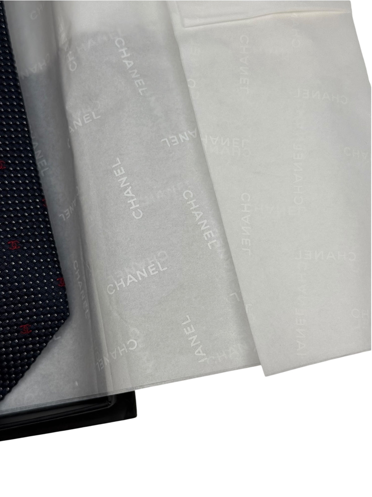 Chanel Pailletten Monogramm Krawatte aus Seide