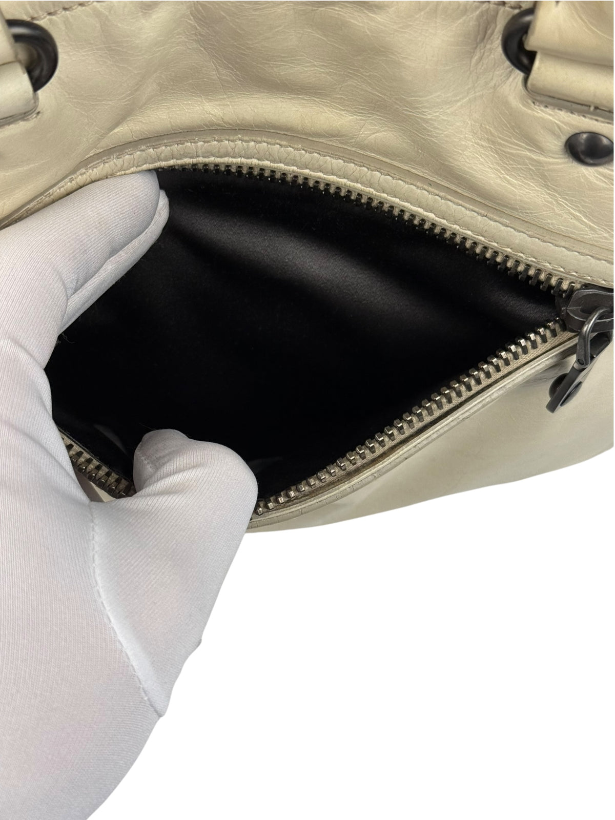 Miu Miu Leder Handtasche Creme