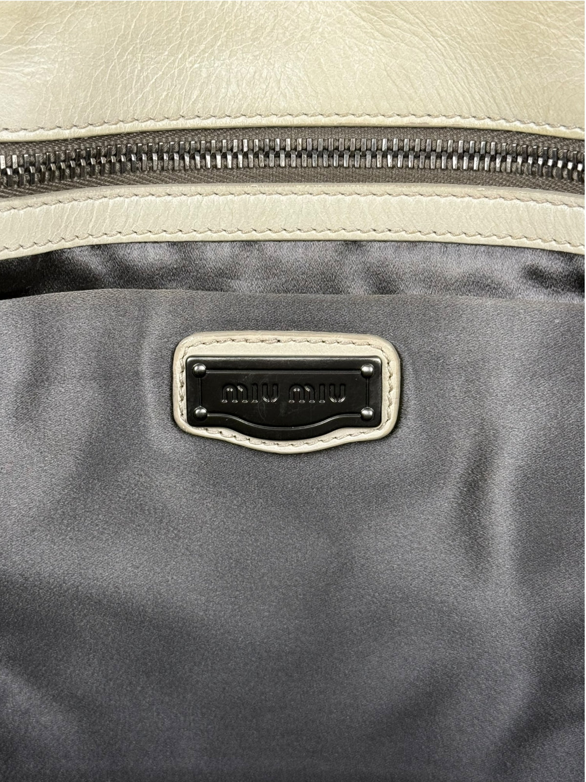 Miu Miu Leder Handtasche Creme